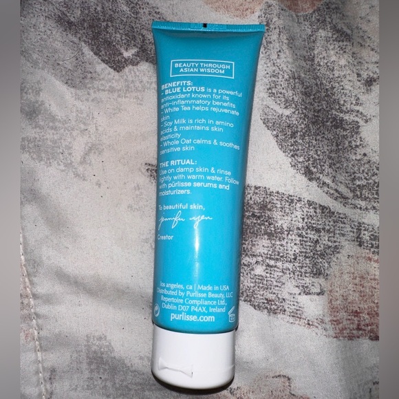 Purlisse Blue Lotus 4 in 1 Cleansing Milk - Picture 2 of 3
